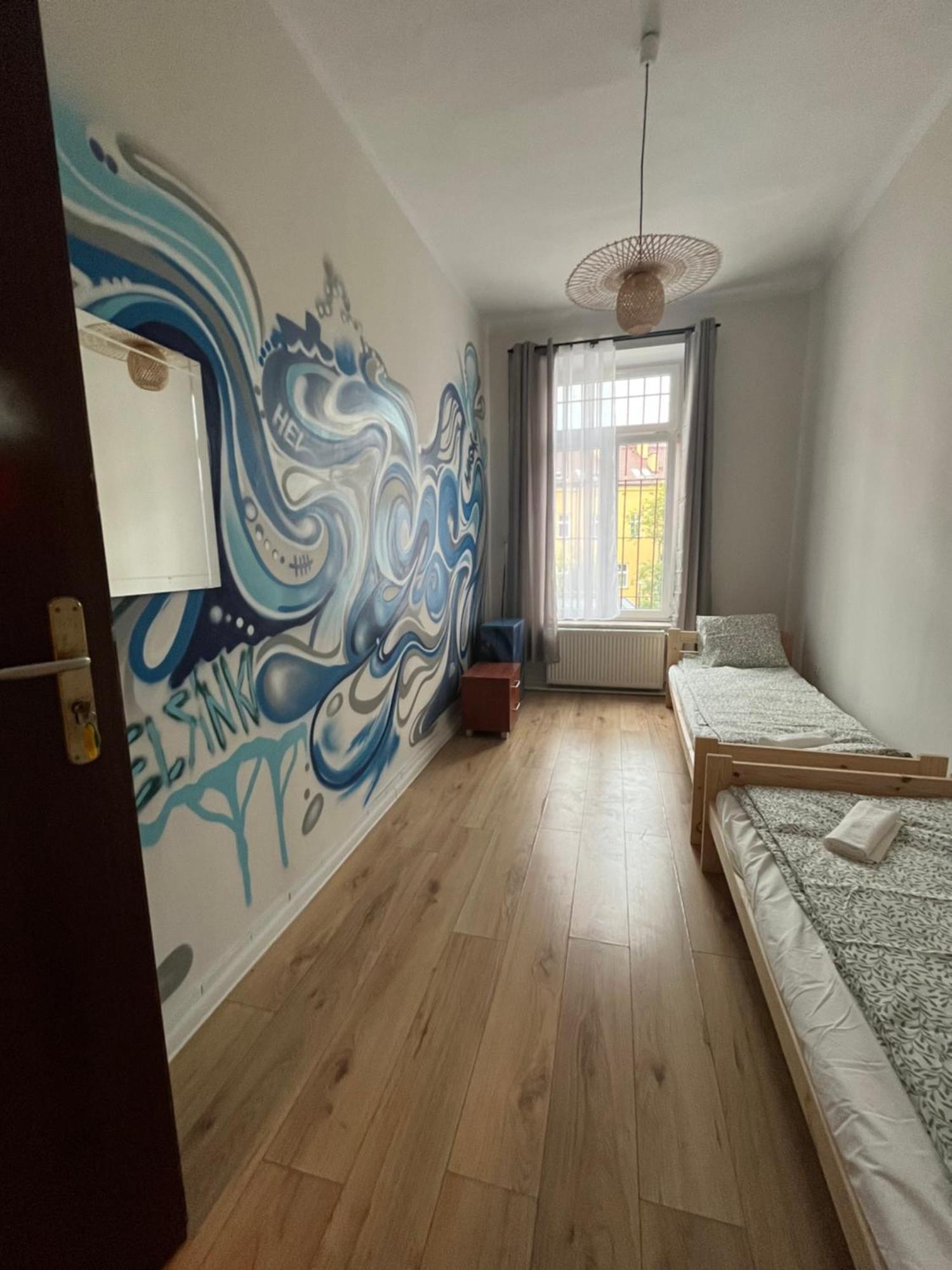 Hostel Graffiti Краков Экстерьер фото